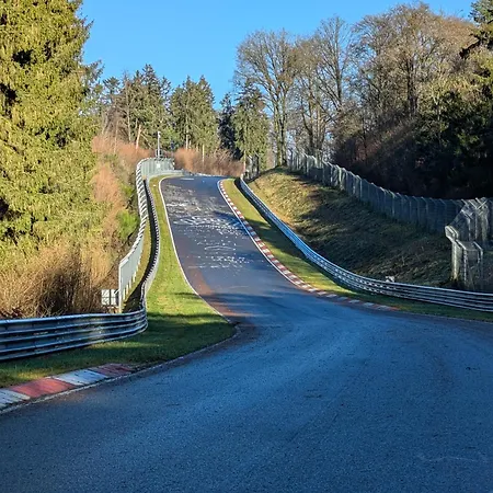 Tiny Lounge Direkt Am Nuerburgring Appartamento